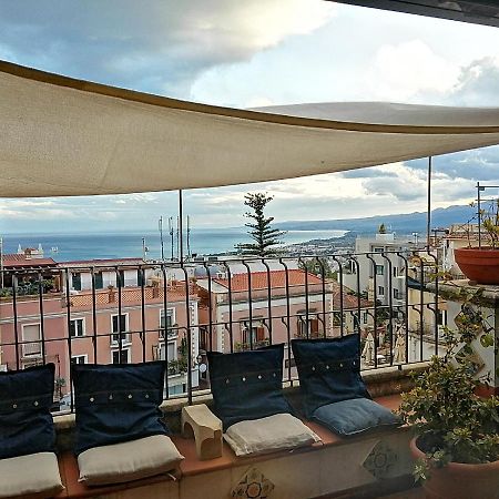 Aly Art Apartment Taormina Duomo, Gulf & Etna View Esterno foto