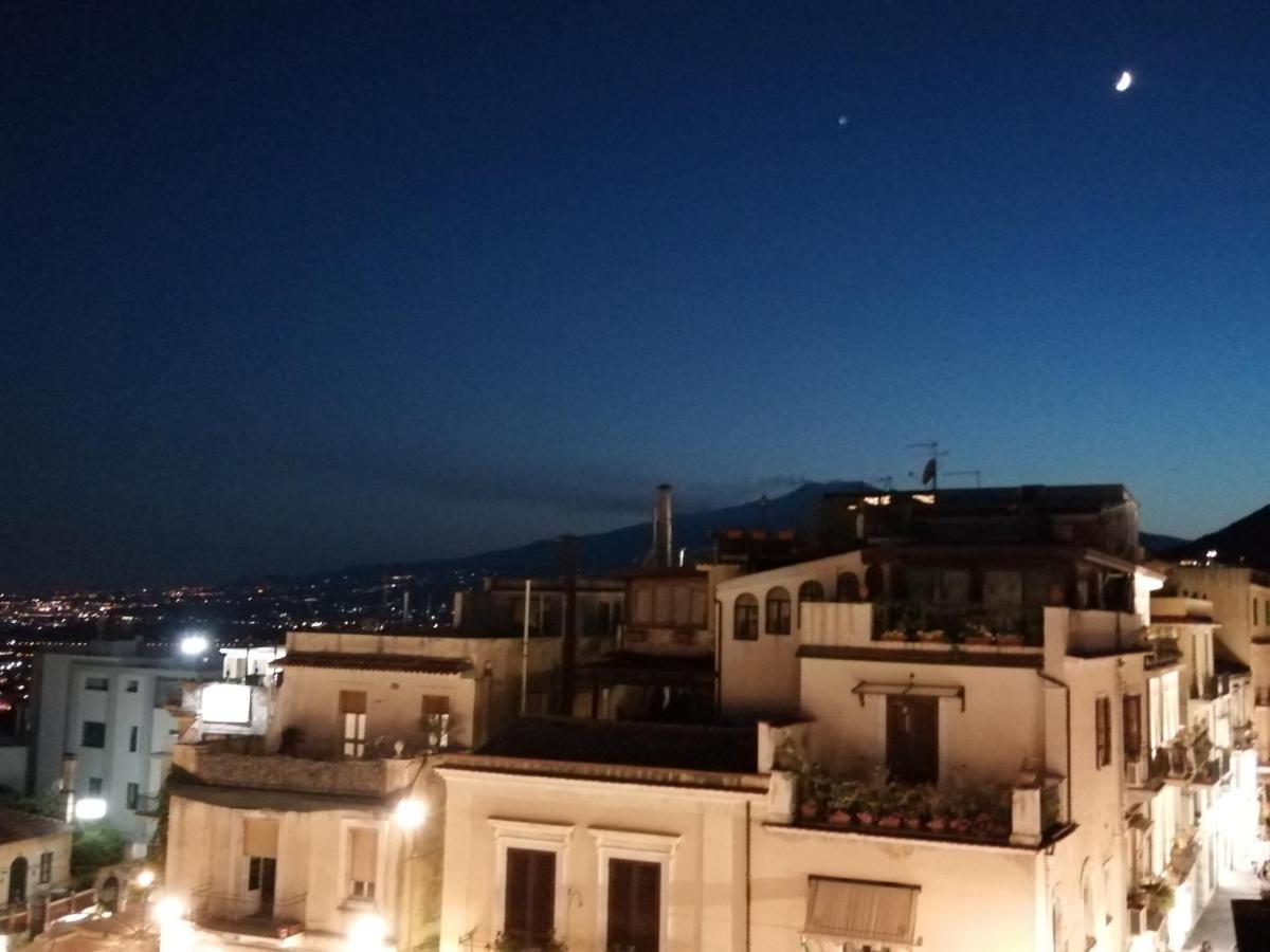 Aly Art Apartment Taormina Duomo, Gulf & Etna View Esterno foto