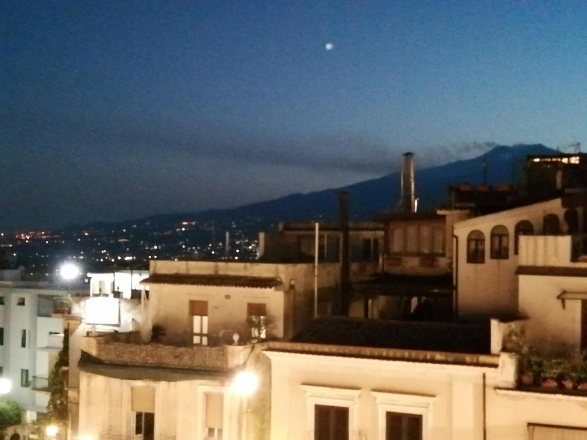 Aly Art Apartment Taormina Duomo, Gulf & Etna View Esterno foto