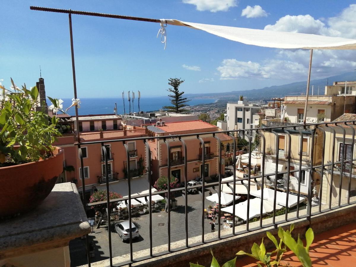 Aly Art Apartment Taormina Duomo, Gulf & Etna View Esterno foto