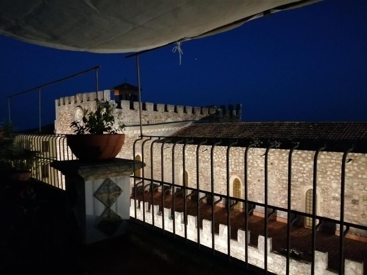 Aly Art Apartment Taormina Duomo, Gulf & Etna View Esterno foto