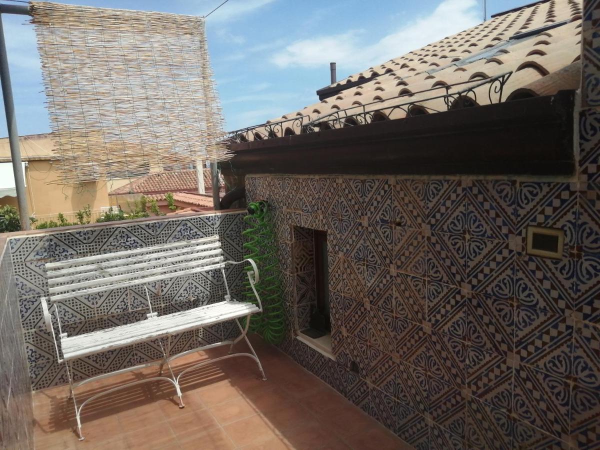 Aly Art Apartment Taormina Duomo, Gulf & Etna View Esterno foto