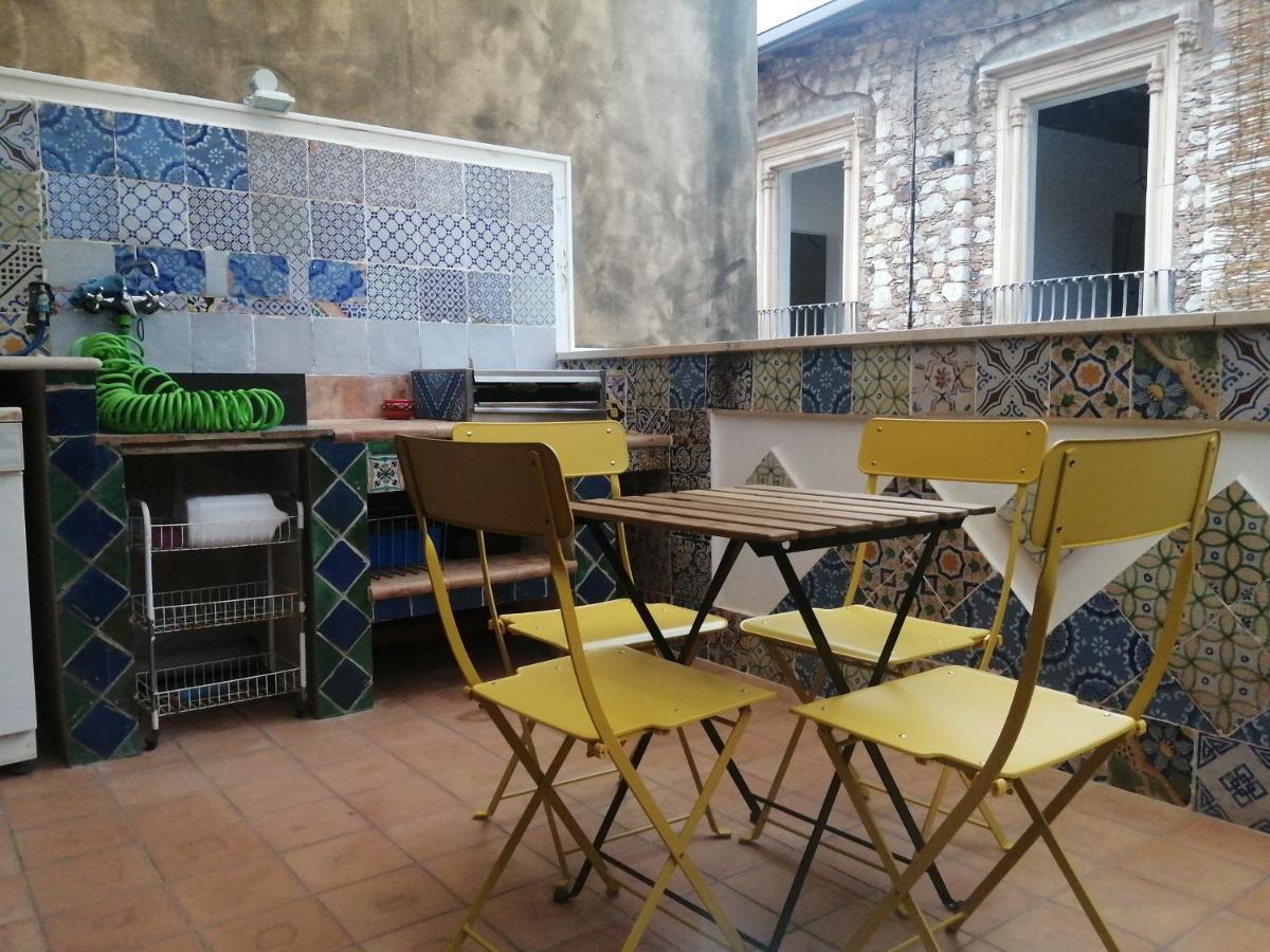Aly Art Apartment Taormina Duomo, Gulf & Etna View Esterno foto