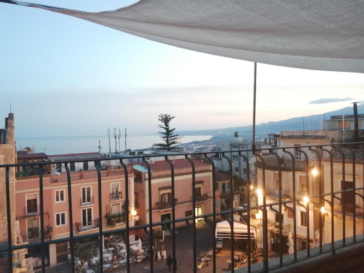 Aly Art Apartment Taormina Duomo, Gulf & Etna View Esterno foto