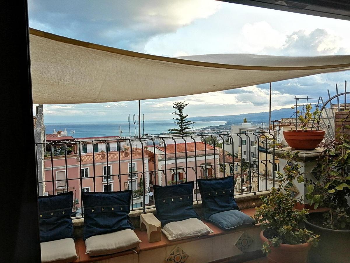 Aly Art Apartment Taormina Duomo, Gulf & Etna View Esterno foto