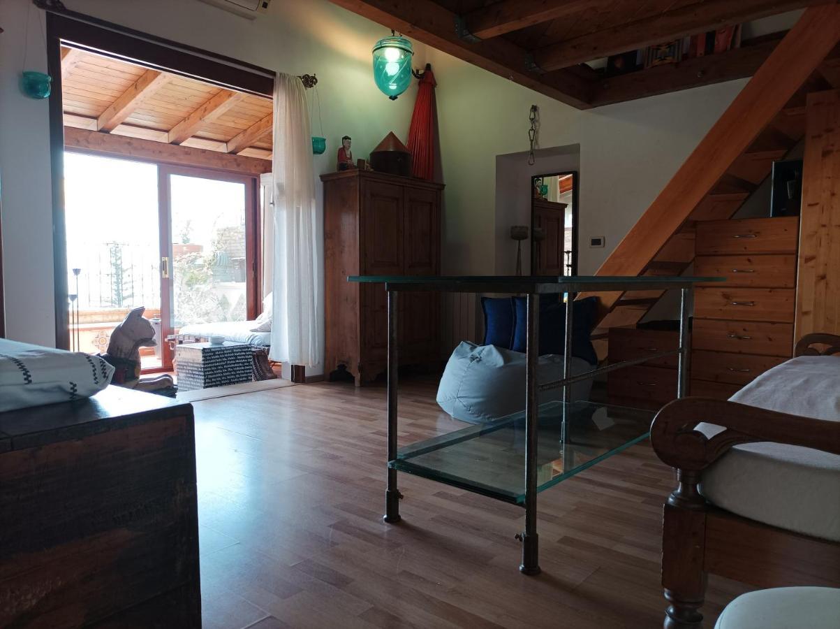 Aly Art Apartment Taormina Duomo, Gulf & Etna View Esterno foto