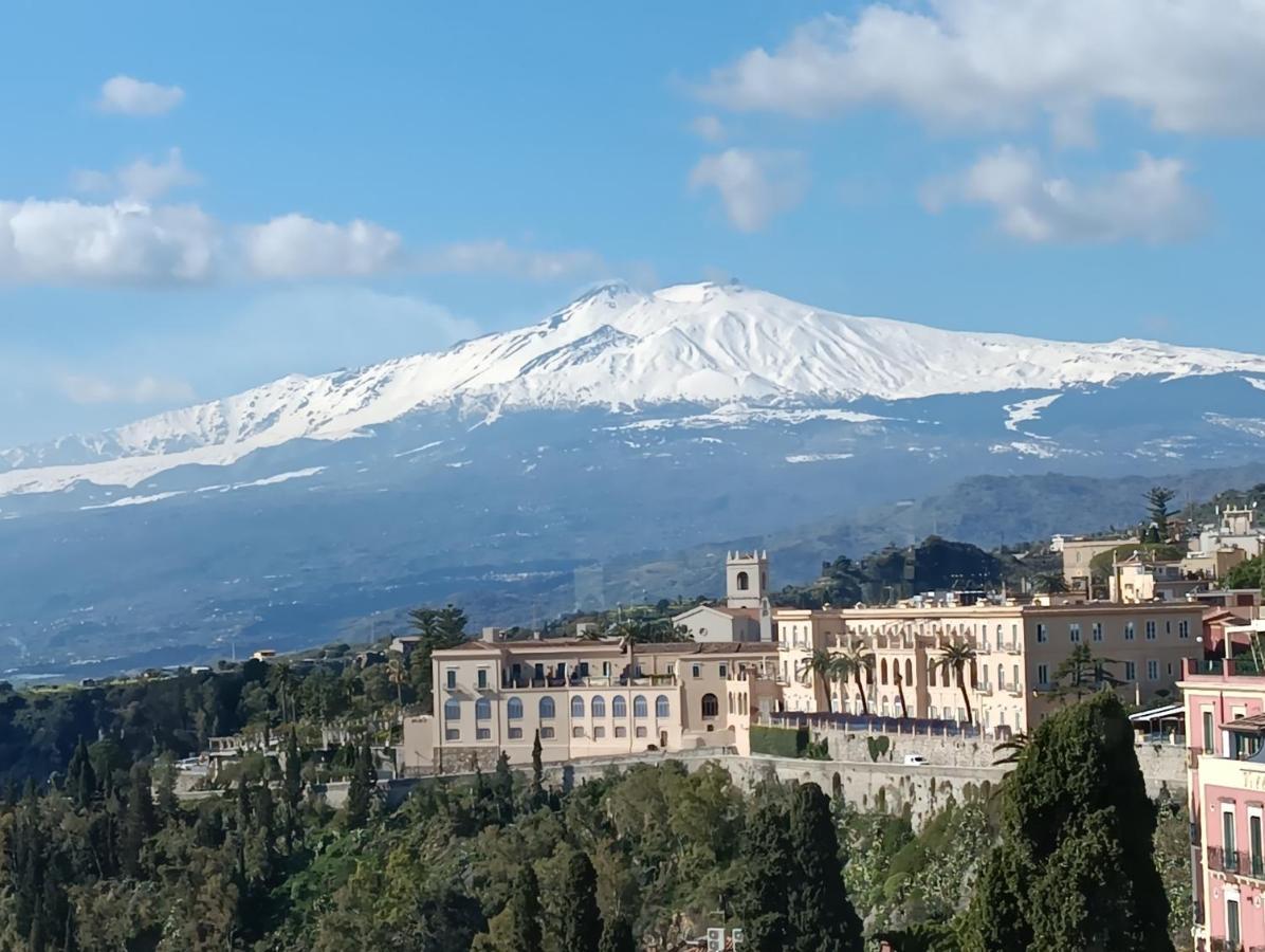 Aly Art Apartment Taormina Duomo, Gulf & Etna View Esterno foto