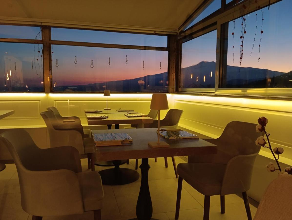 Aly Art Apartment Taormina Duomo, Gulf & Etna View Esterno foto